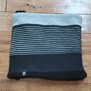 Ivivva snow salutation reversible knit striped scarf